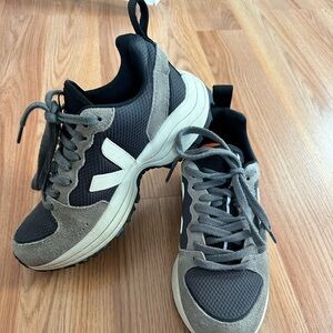 Veja Venturi sneaker